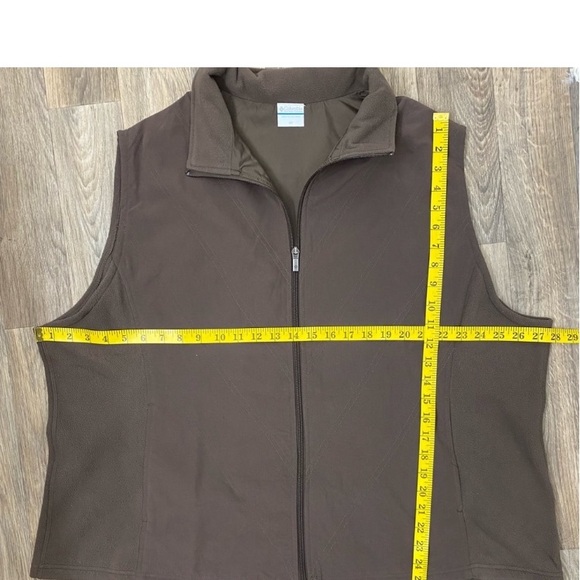 COLUMBIA Lightweight Quilted Fleece Vest. Color: Brown. Womens size 3Х - Picture 8 of 9